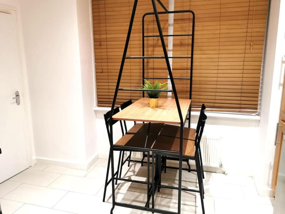 Lovely 1 Bed Flat In Trendy Peckham Apartment London